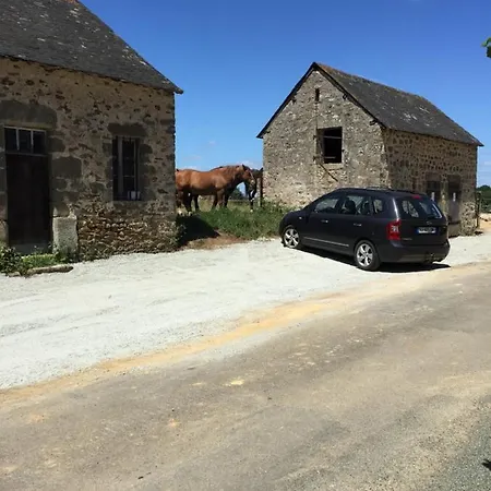Oda ve Kahvaltı Domaine Des Pierres Jumelles-balade A Cheval-chambre D'hotes Mayenne Sainte-Gemmes-le-Robert