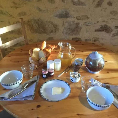 Oda ve Kahvaltı Domaine Des Pierres Jumelles-balade A Cheval-chambre D'hotes Mayenne 3*