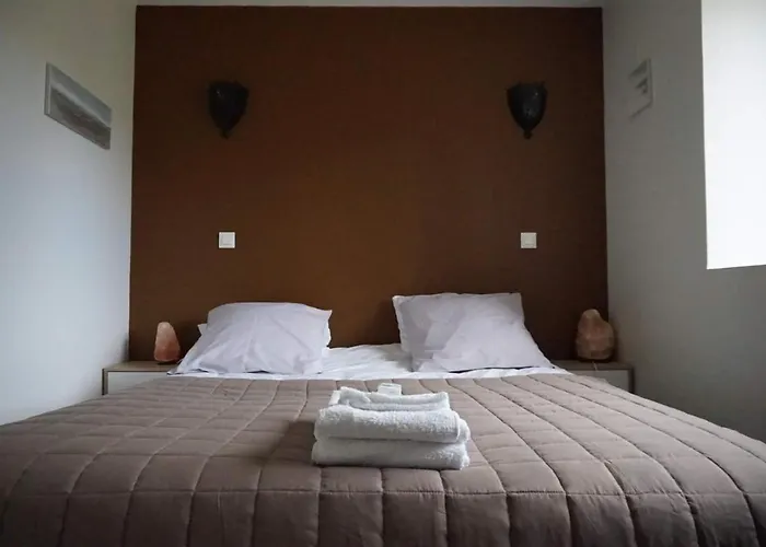 Domaine Des Pierres Jumelles-balade A Cheval-chambre D'hotes Mayenne 3*